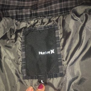 Hurley Men’s Jacket ⛄️
Perfect for cold weather